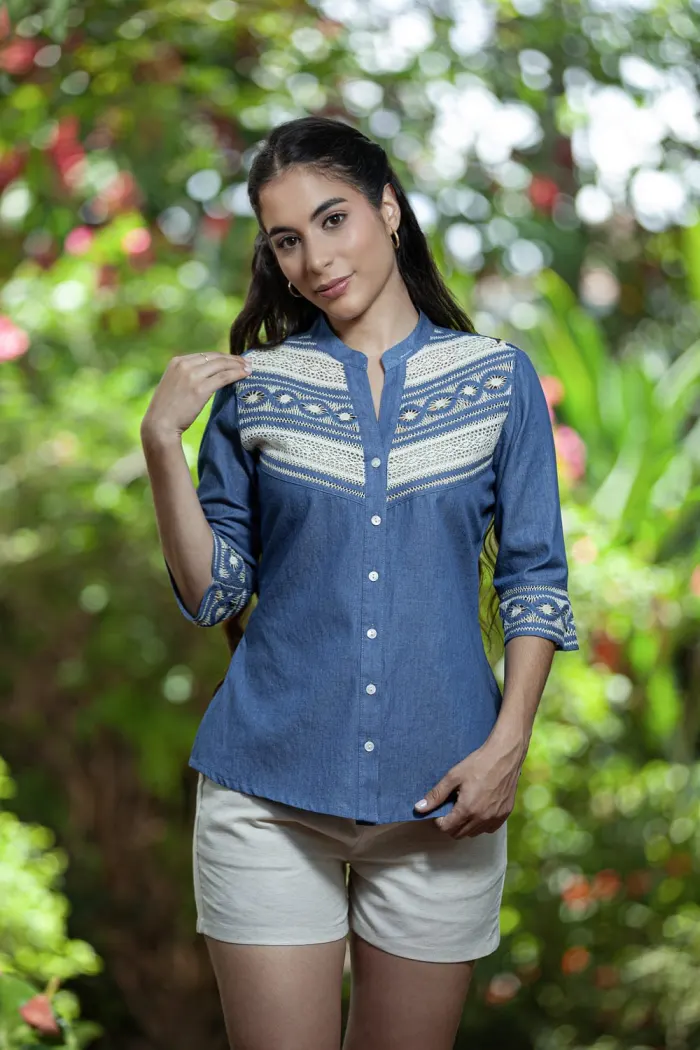 Blusa Índigo en Algodón Bordada a Mano