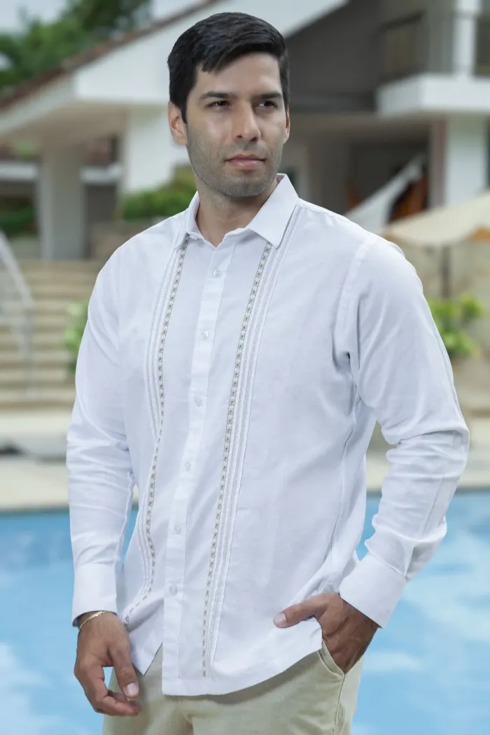 Guayabera blanca artesanal