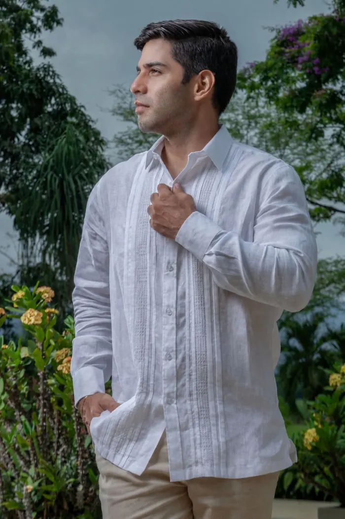 Guayabera de Lino bordada